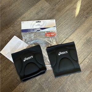 ASICS knee pads